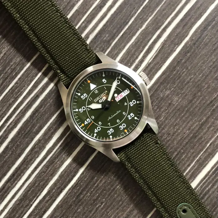 Seiko 5 Sports Automático Field Series SRPH29 verde