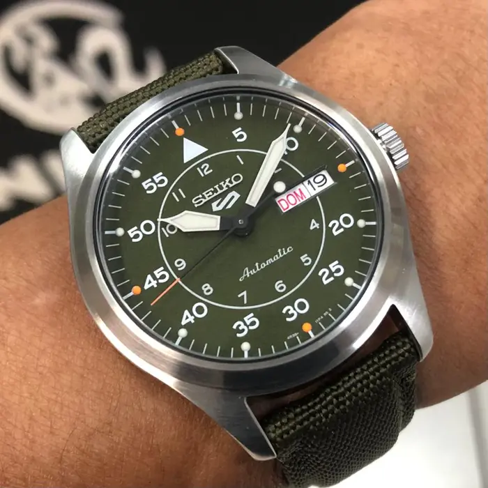 Seiko 5 Sports Automático Field Series SRPH29 verde