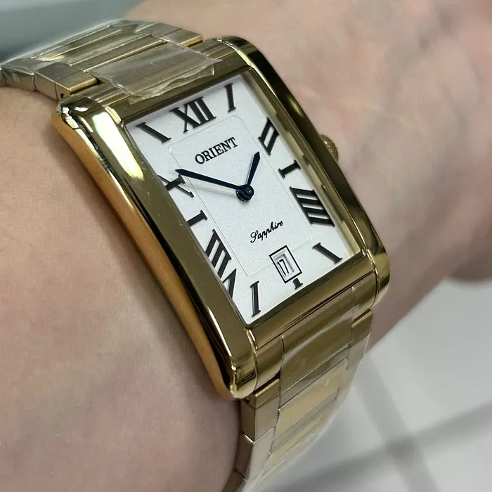 Orient Quartzo Eternal Classico "Tank" Dourado GGSS1021 branco