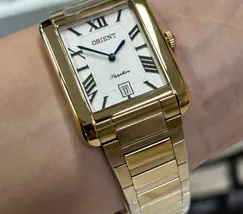 Orient Quartzo Eternal Classico "Tank" Dourado GGSS1021 branco - imagem 5