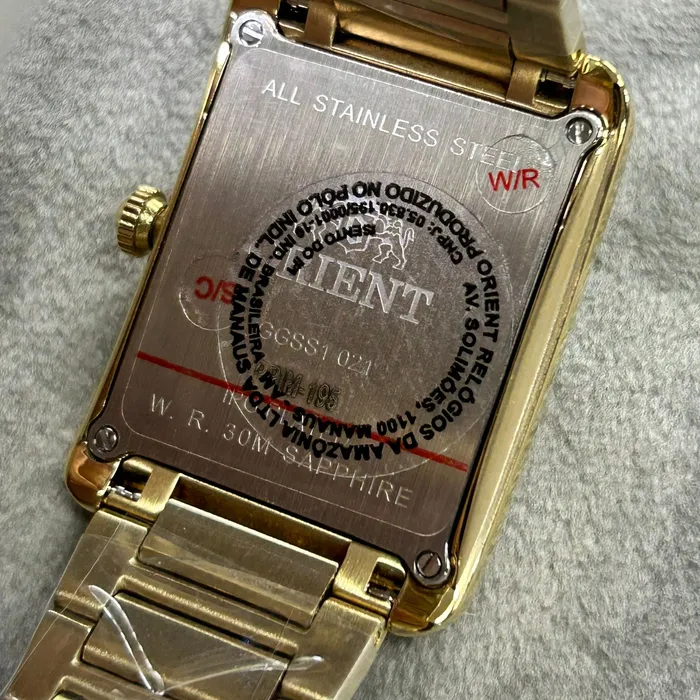 Orient Quartzo Eternal Classico "Tank" Dourado GGSS1021 branco