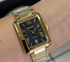 Orient Quartzo Eternal Classico "Tank" Dourado GGSS1021 Preto - imagem 1