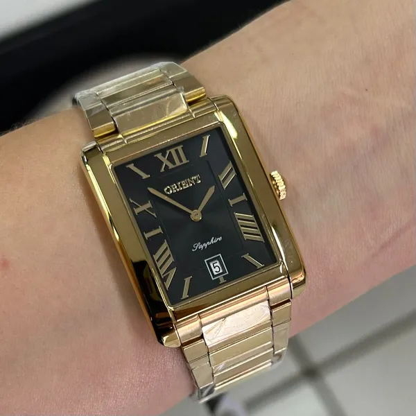 Orient Quartzo Eternal Classico "Tank" Dourado GGSS1021 Preto