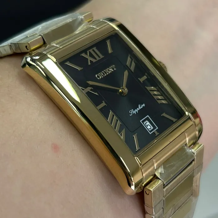 Orient Quartzo Eternal Classico "Tank" Dourado GGSS1021 Preto