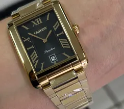 Orient Quartzo Eternal Classico "Tank" Dourado GGSS1021 Preto - imagem 5