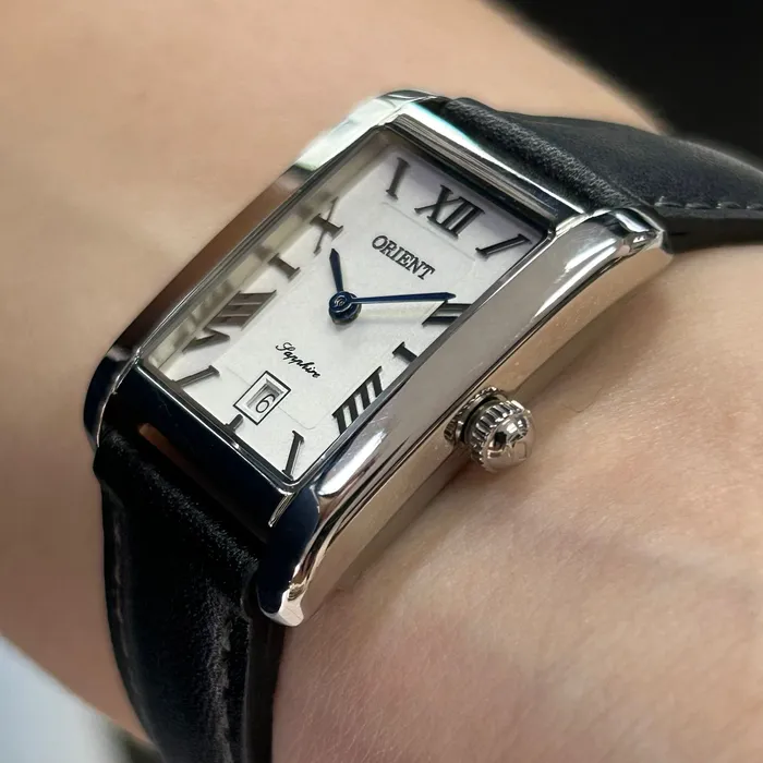 Relógio Orient Quartzo Eternal Feminino "Tank" LBSC1009 branco