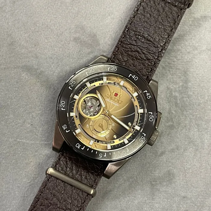 Orient Automático Retro Future Camera 70th Anniversary Limited Edition RAAR0204G00B Jaguar focus