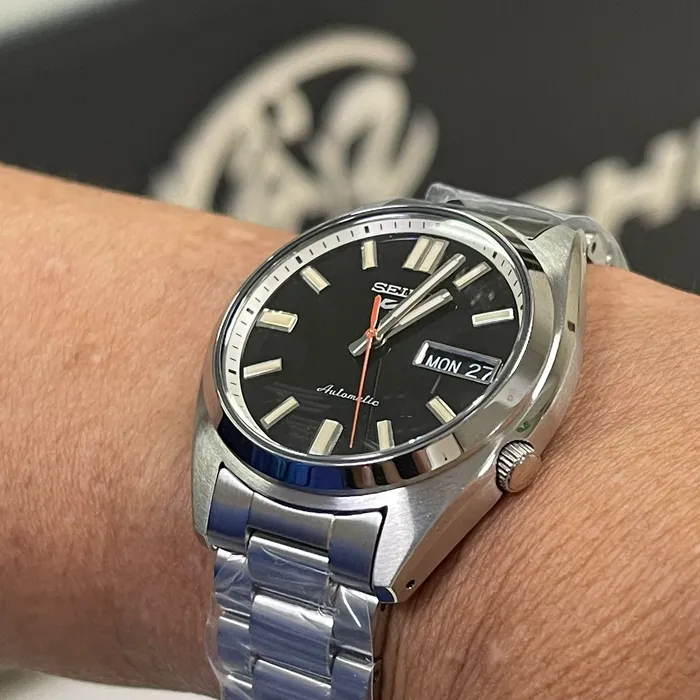 Seiko 5 sports clássico SRPK89B1 preto