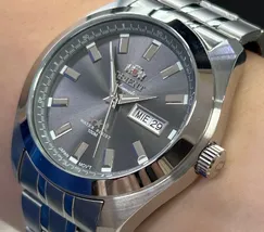 Orient 3 EStrelas Automático classico 469SS075NH Grafite - imagem 4