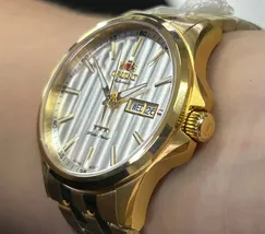Orient 3 EStrelas Automático classico IPGold 469GP043NH Branco - imagem 4