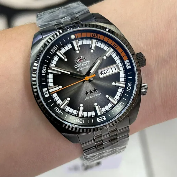 Orient 3 Estrelas Automático Heritage King diver IPBlack 40 YN6PP028 Grafite