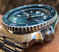 Seiko 5 Sports SRPD63 Automático Verde e Ouro Rosa | Taniguchi Relógios - imagem 4