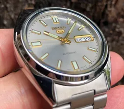 Relógio Seiko 5 Clássico Automático SNXS75B1 Cinza e Dourado | Taniguchi Relógios - imagem 2
