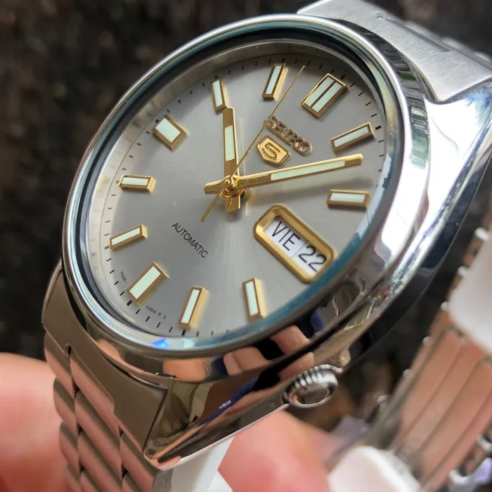 Relógio Seiko 5 Clássico Automático SNXS75B1 Cinza e Dourado | Taniguchi Relógios