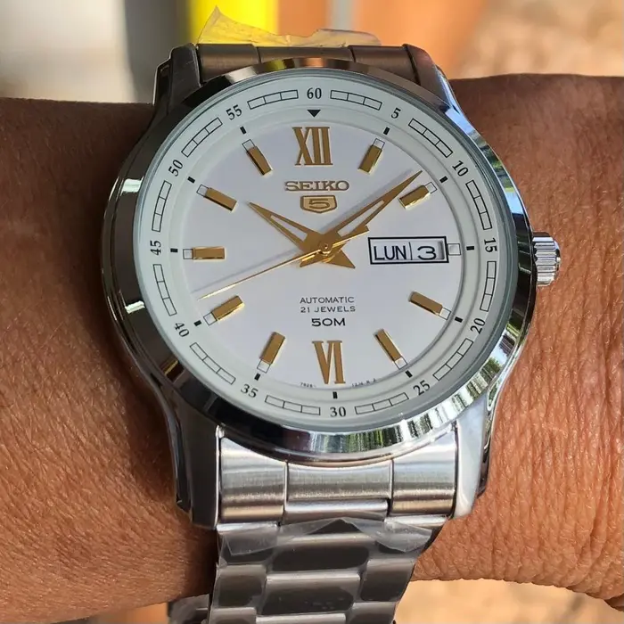 Relógio Seiko 5 Automatic SNKP15B1 Branco e Dourado | Taniguchi Relógios