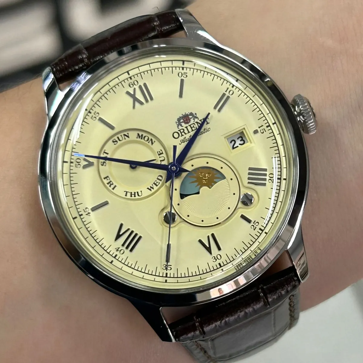 Relógio Orient Bambino Sun & Moon RA-AK0803Y30B Automático