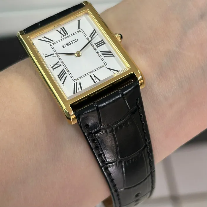 Relógio Seiko Essentials Tank SWR104B1 Dourado Safira Original | Taniguchi Relógios