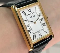 Relógio Seiko Essentials Tank SWR104B1 Dourado Safira Original | Taniguchi Relógios - imagem 3