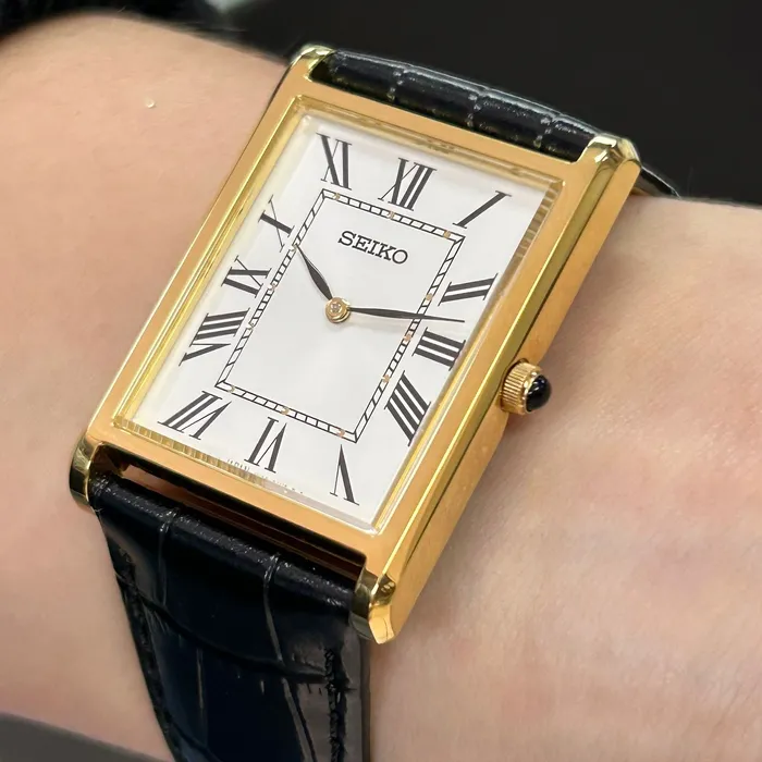 Relógio Seiko Essentials Tank SWR104B1 Dourado Safira Original | Taniguchi Relógios