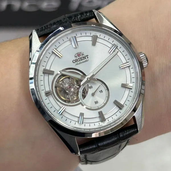 Orient Automático Contemporary Open Heart RAAR0004S30B