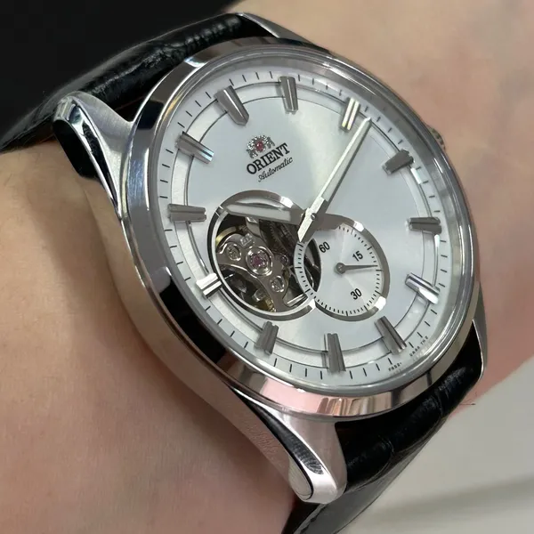 Orient Automático Contemporary Open Heart RAAR0004S30B