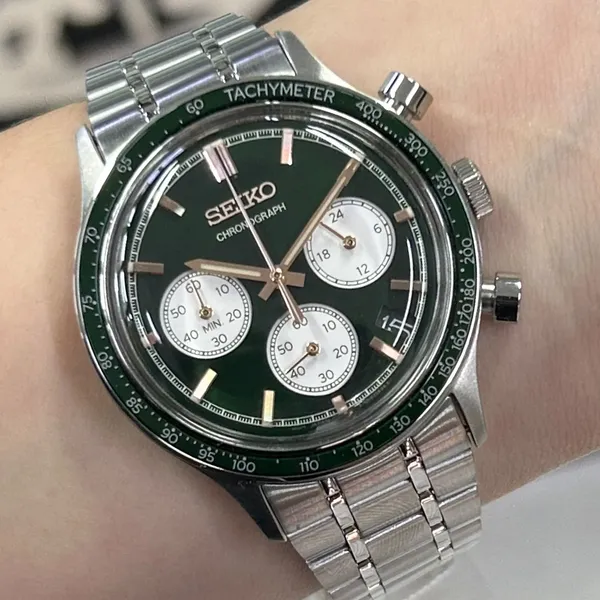 Seiko Quartzo Essentials Cronograph SSB481 verde
