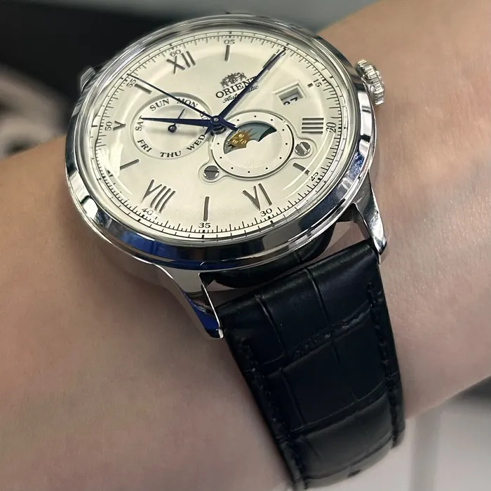 Relógio Orient Bambino Sun & Moon RA-AK0802S30B Branco | Taniguchi Relógios