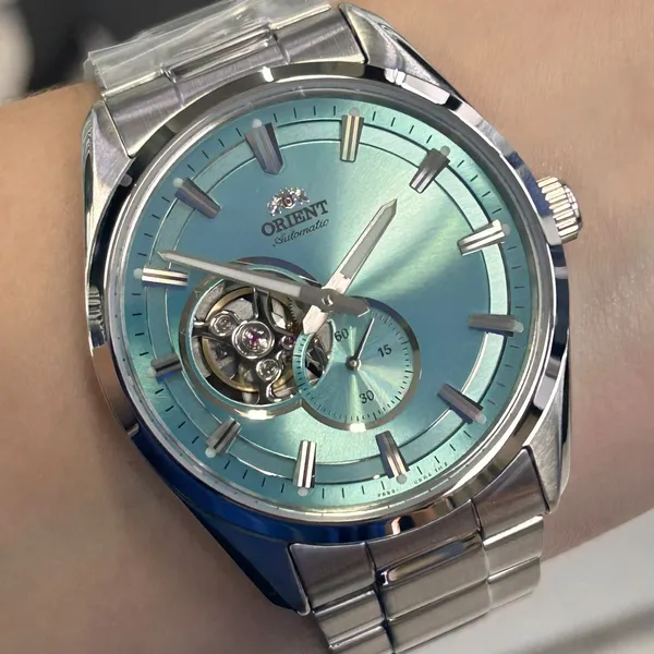 Orient Automático Contemporary Open Heart RAAR0009L30B