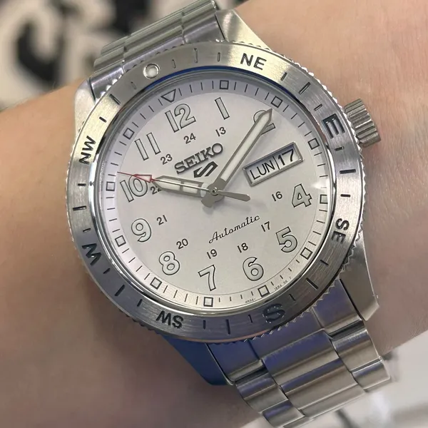 Seiko 5 Sports Automático Field Series HDB007B1 Branco