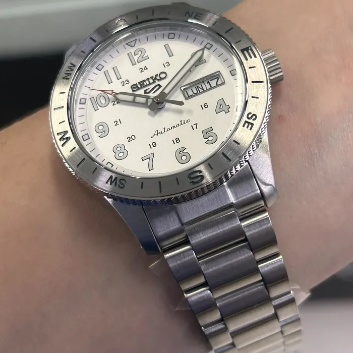 Relógio Seiko 5 Sports Field Series HDB007B1 Branco | Taniguchi Relógios