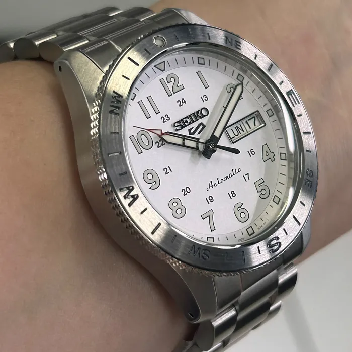 Relógio Seiko 5 Sports Field Series HDB007B1 Branco | Taniguchi Relógios