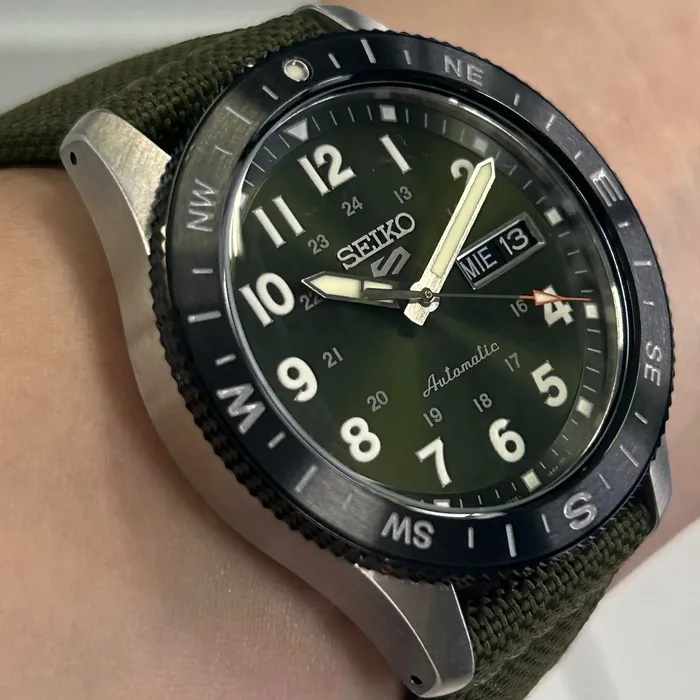 Relógio Seiko 5 Sports Field Series HDB008B1 Verde | Taniguchi Relógios