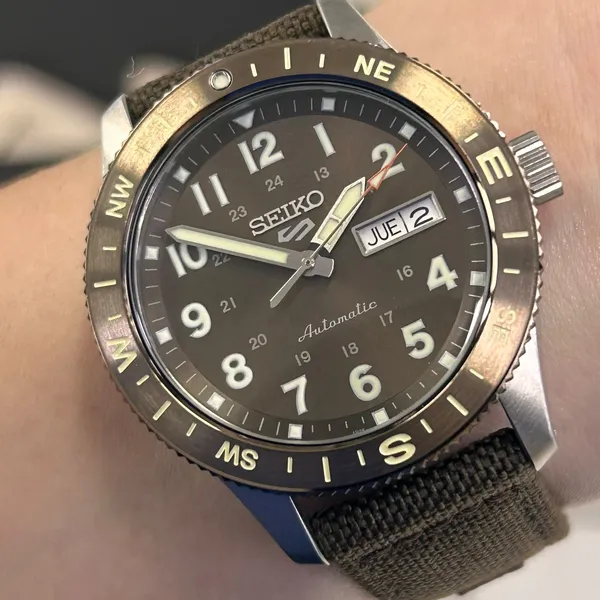 Seiko 5 Sports Automático Field Series HDB009B1 Bronze