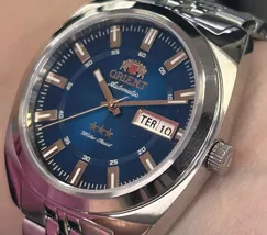 Relógio Orient 3 Estrelas Automático Heritage Safira YN6SS005 DRSX Azul 38,5mm 100m | Taniguchi Relógios - imagem 3