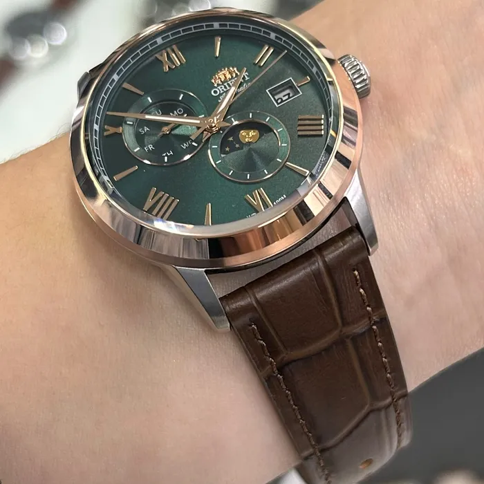 Relógio Orient Automático Sun and Moon Safira YN6MC034 Misto Verde Couro 39mm 100m | Taniguchi Relógios