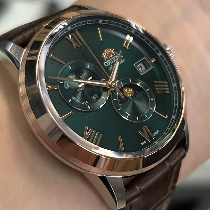 Relógio Orient Automático Sun and Moon Safira YN6MC034 Misto Verde Couro 39mm 100m | Taniguchi Relógios