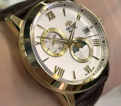 Relógio Orient Automático Sun and Moon Safira YN6GC034 Branco Dourado Couro 39mm 100m | Taniguchi Relógios - imagem 3