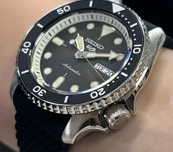 Relógio Seiko 5 Sports Automático SRPD73K2 Preto 42,5mm 100m | Taniguchi Relógios - imagem 4