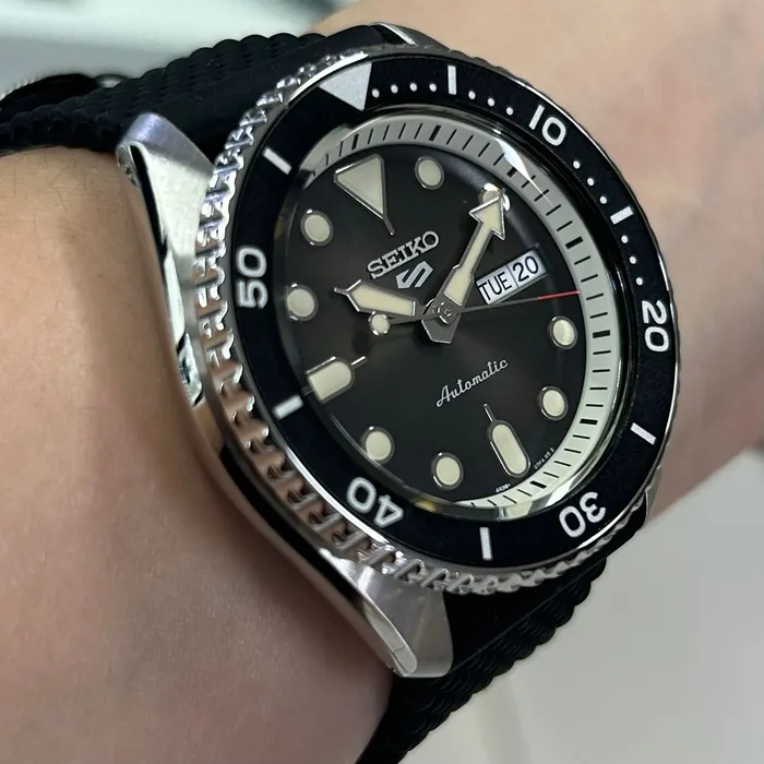 Relógio Seiko 5 Sports Automático SRPD73K2 Preto 42,5mm 100m | Taniguchi Relógios
