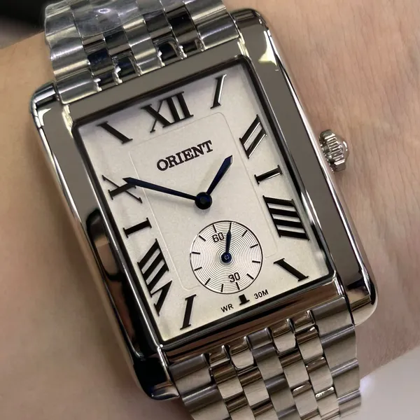 Orient Quartzo Eternal Classico "Tank" GBSS0004 S3SX branco