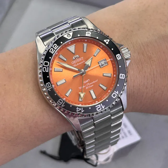 Relógio Orient Mako GMT Safira RA-BC0004Y30B Laranja 42,8mm 200m | Taniguchi Relógios