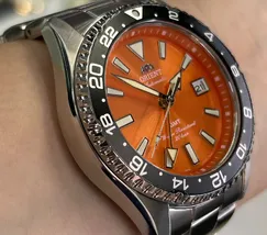 Relógio Orient Mako GMT Safira RA-BC0004Y30B Laranja 42,8mm 200m | Taniguchi Relógios - imagem 4