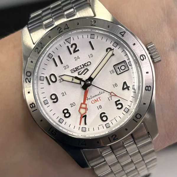 Seiko 5 Sports Automático Field Series GMT SSK059 Branco