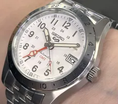 Relógio Seiko 5 Sports Field GMT SSK059B1 Branco 39,4mm 100m | Taniguchi Relógios - imagem 4