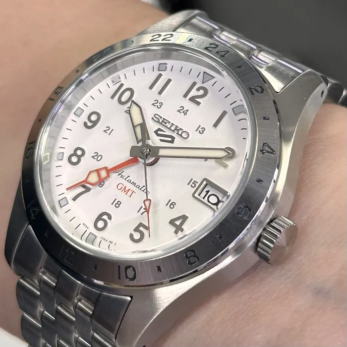 Relógio Seiko 5 Sports Field GMT SSK059B1 Branco 39,4mm 100m | Taniguchi Relógios
