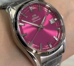 Relógio Orient Stretto Safira RA-AC0R07P30B Rosa 38,5mm 50m | Taniguchi Relógios - imagem 3