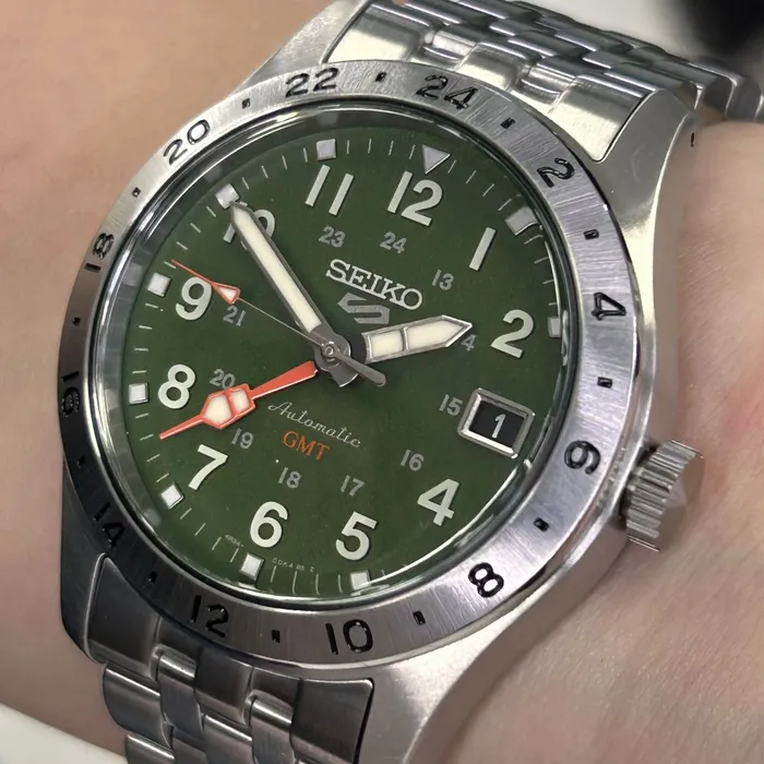 Relógio Seiko 5 Sports Field GMT HDB001B1 Verde 39,4mm 100m | Taniguchi Relógios