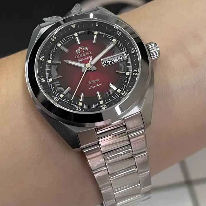 Orient 3 Estrelas Automático Heritage YN6SS002 vermelho