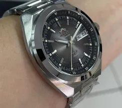 Orient 3 Estrelas Automático Heritage YN6SS002 grafite - imagem 4