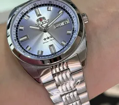 Orient 3 Estrelas Automático Heritage YN6SS004 lilas - imagem 3